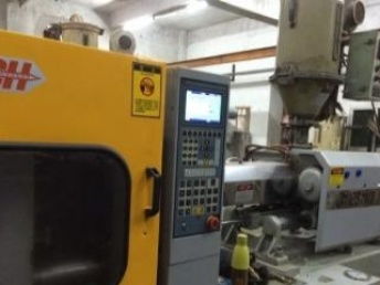 香港震雄128噸注塑機(jī) 深圳工程機(jī)械機(jī)電設(shè)備的高效生產(chǎn)利器